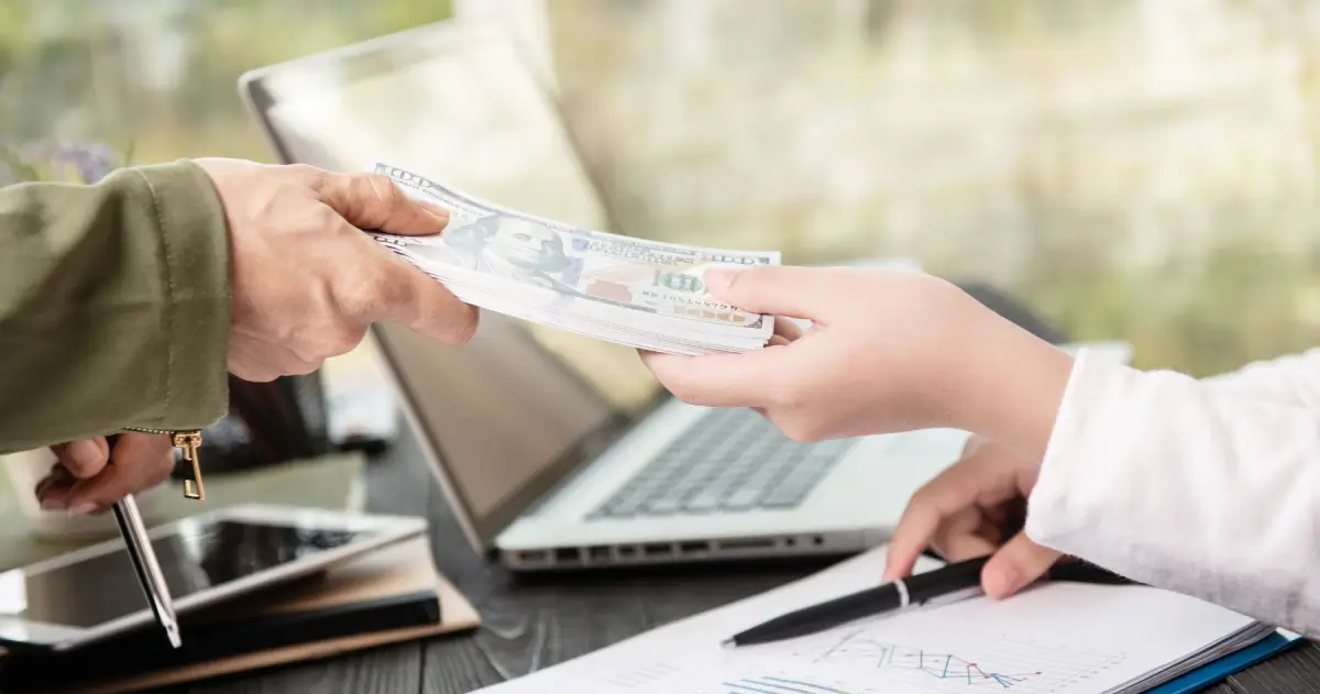 does Walmart cash international checks